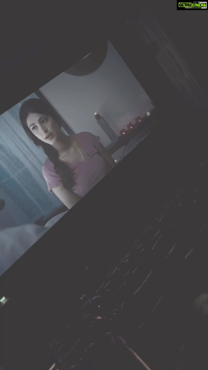 Shruti Haasan Instagram - Surprise visit to celebrate 10 years of 3 being re released in Telugu π§Ώππ