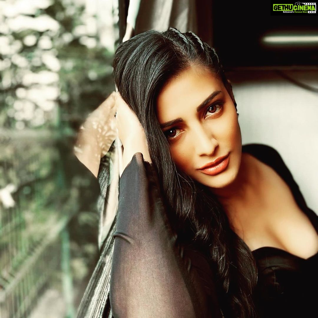 Shruti Haasan - 422K Likes - Most Liked Instagram Photos
