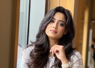Shweta Tiwari Instagram - 🕊🕊🕊 @thechikanlabel @stylingbyvictor @sohail__mughal___