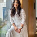 Shweta Tiwari Instagram - 🕊🕊🕊 @thechikanlabel @stylingbyvictor @sohail__mughal___