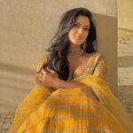 Shweta Tiwari Instagram - Styled by @stylingbyvictor @sohail__mughal___ Outfit @irrauofficial Accessories @studio6jewels