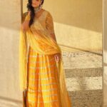 Shweta Tiwari Instagram - Styled by @stylingbyvictor @sohail__mughal___ Outfit @irrauofficial Accessories @studio6jewels