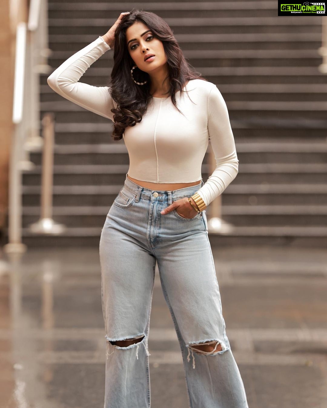 Shweta Tiwari - 441.1K Likes - Most Liked Instagram Photos