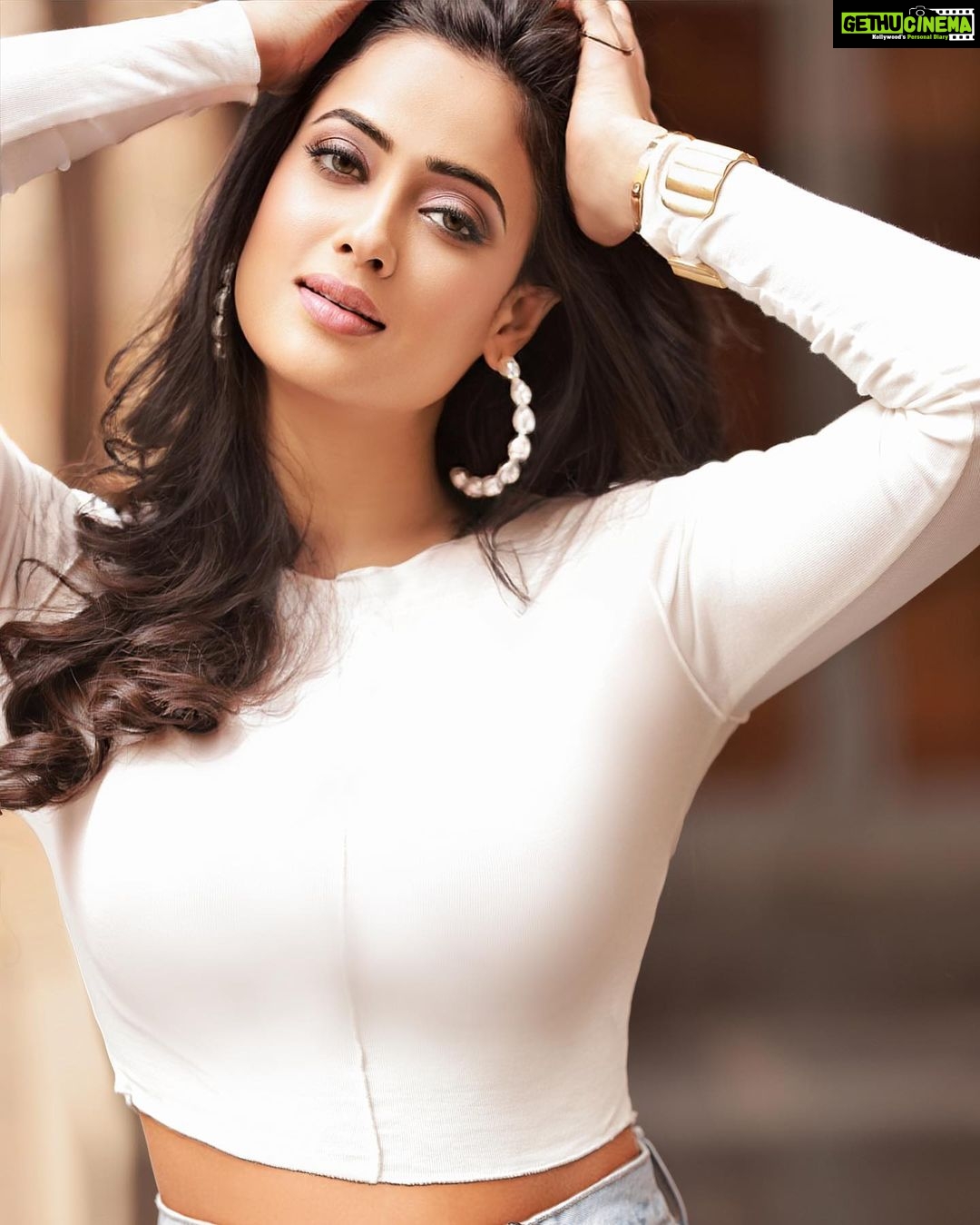 Shweta Tiwari - 441.1K Likes - Most Liked Instagram Photos