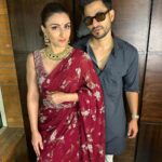 Soha Ali Khan Instagram – Shoulder to shoulder, getting older and bolder 🤔 ?#prediwali #vibes