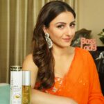 Soha Ali Khan Instagram – This festive season I wanted to channel purity and with @iluviapro Pure Argan Oil as the latest addition to my self-care routine, I was able to do just that! It’s 100% natural, certified organic and an amazing multi-tasker that can be used on hair & skin. Best part, it’s great for kids too. Check it out at www.iluviapro.com. Wishing everyone a very happy Dussehra & Durga Puja 🌟.#iluvia #iluviapro #arganoil #purearganoil #skincare #haircare #selfcare #getyourarganon #festiveseason