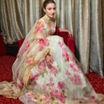 Soha Ali Khan Instagram - once and flor- al 💐 Outfit - @picchika Necklace @meraki.mumbai x @sonyashaikh Styled by @kareenparwani Photographer @whatknotin