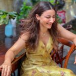 Soha Ali Khan Instagram - laugh and the world laughs with you 💛