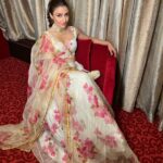Soha Ali Khan Instagram - once and flor- al 💐 Outfit - @picchika Necklace @meraki.mumbai x @sonyashaikh Styled by @kareenparwani Photographer @whatknotin