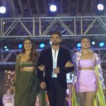 Sonakshi Sinha Instagram – The #DoubleXL gang (minus our lovely @mahatofficial ) walking the ramp .. Thank u @papadontpreachbyshubhika for these lovely outfits .. We felt gorgeous.. and we want everyone every girl and every guy to feel gorgeous in EVERY SIZE !! @aslisona @iamzahero 
Big (heart + bodies) = BIG screen experience 
Nov 4th #DoubleXL releases in theatres near you