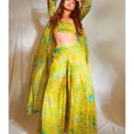 Sonakshi Sinha Instagram - Flower bhi power bhi 🌺