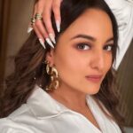 Sonakshi Sinha Instagram - White obsession 🤍 Styled by @mohitrai with @shubhi.kumar (tap for deets) Hair by @themadhurinakhale Nails “why so sexy” in long/almond by @itssoezi 💕