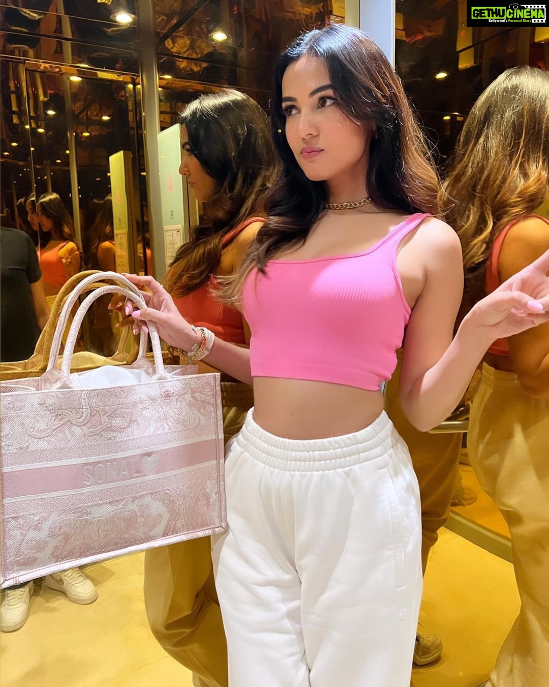 Sonal Chauhan Instagram - Styled by y’all 💕💕💕 Thank you for helping me choose 🦄 . . . . . . . . . . . . . . . . . . . . . #myinstafamily #love #sonalchauhan #pink #style