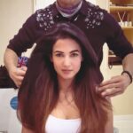 Sonal Chauhan Instagram – The only one I trust for a blow dry in London, my fav @hairbydarlondon 
Thank you for always coming to my rescue. You make the world look better 💕
#hairbydar #darbarot #hair #hairstyles #london #beauty #blowdry