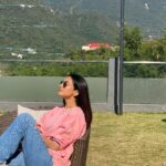 Sonal Chauhan Instagram - Soaking in some 🏔 sun and blessings …. Can you guess where this picture is from ??? . . . . . . . . . . . . . . . . . . . . . . . . . . . . #love #sonalchauhan #mountains #sun #positivevibes #peace #nature #nofilter