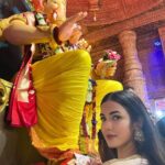 Sonal Chauhan Instagram - 🙏🏻🌸गणपति बप्पा मोरया 🌸🙏🏻 🌸 लालबाग चा राजा 🌸 . . . . . . . . . . . . . . . . . #blessings #love #positivity #sonalchauhan #lalbaughcharaja