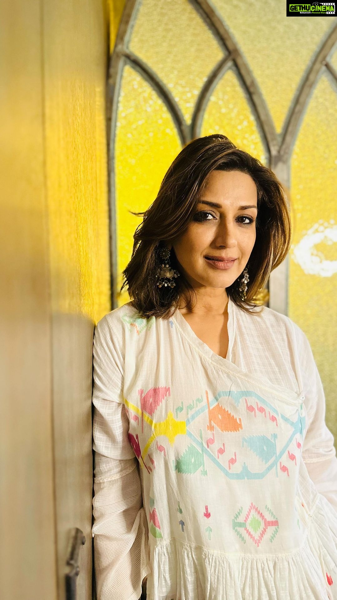 Sonali Bendre - 254.5K Likes - Happy Navaratri to all 🙏🏼💫❤️
.
.
.
#navratri #garba #dance #instagram #instagood #instadaily #reels #reelsinstagram #reelsvideo #reelitfeelit