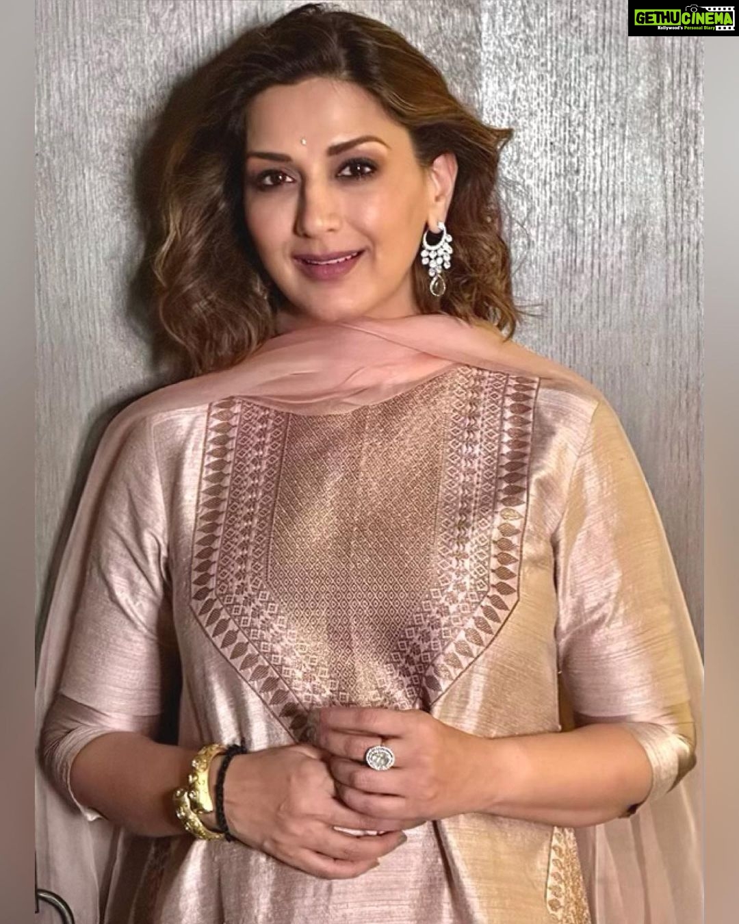 Sonali Bendre Instagram - Mentally not ready for the festive season to be over… 🙈