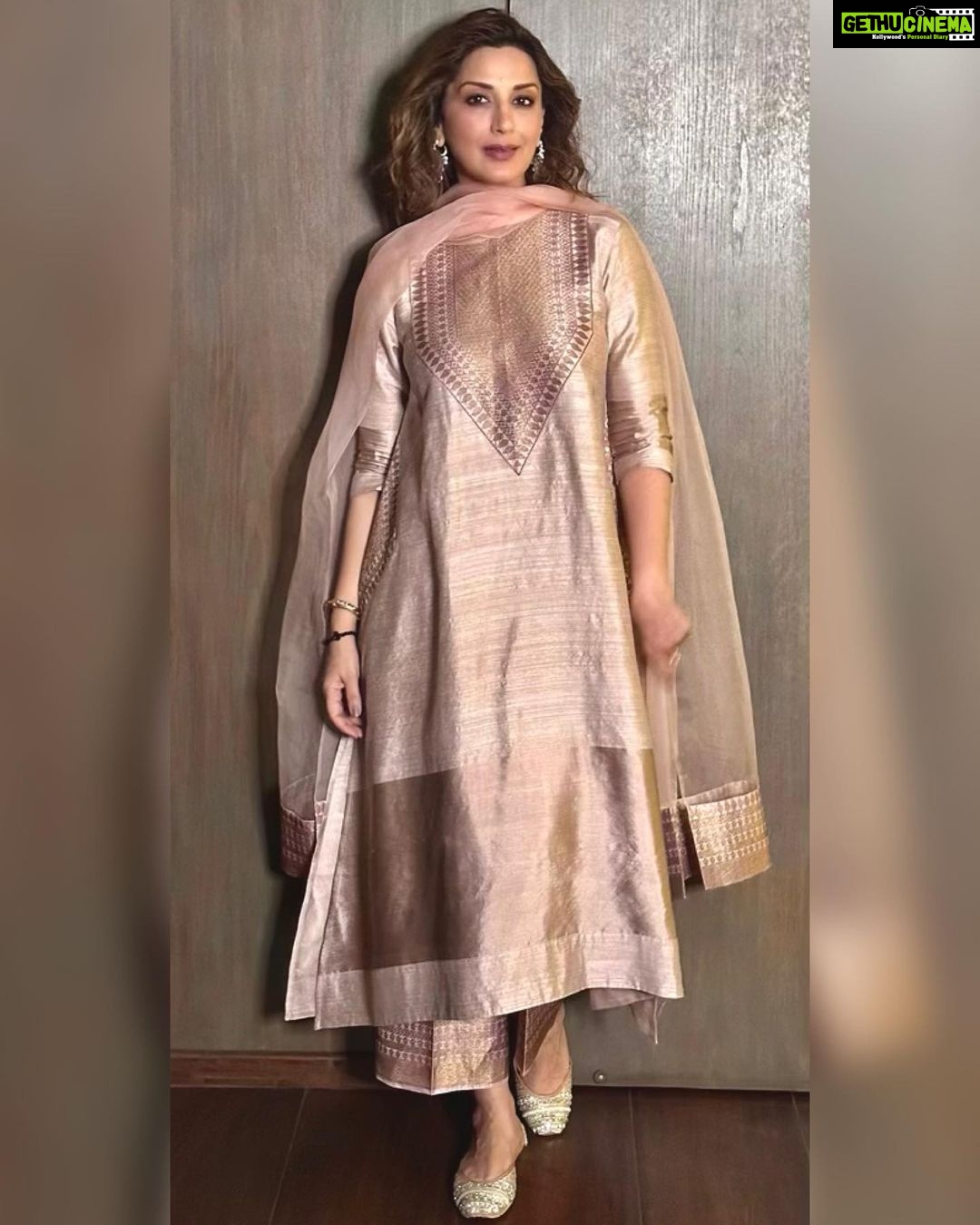 Sonali Bendre Instagram - Mentally not ready for the festive season to be over… 🙈