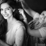 Sonam Kapoor Instagram - Doing my makeup since saawariya.. need I say more about our bond.. happy birthday to my forever constant. Love you @namratasoni no one like you.. you make me beautiful