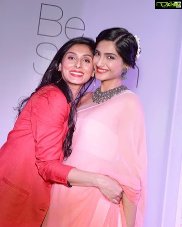 Sonam Kapoor Instagram - Happy birthday Perns… love ya.. @perniaq we mamas together 🍼 India