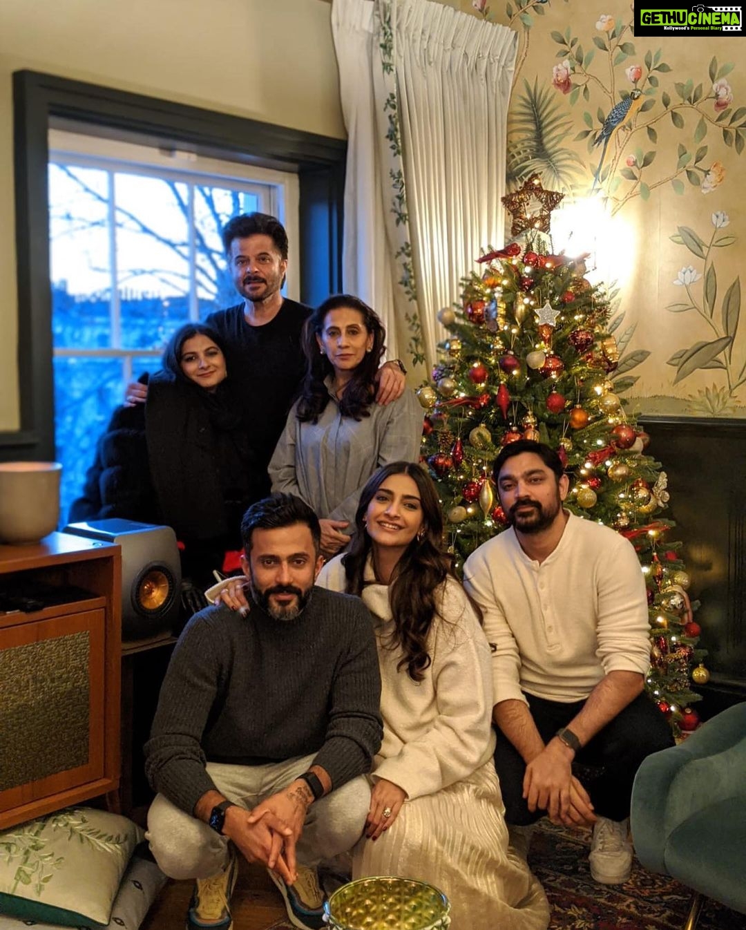 Sonam Kapoor Instagram - Happy Birthday Karan! Thank you for being the best brother in law, friend and support system… Also 40 looks great on you.. let’s make 🎥 together soon! @karanboolani