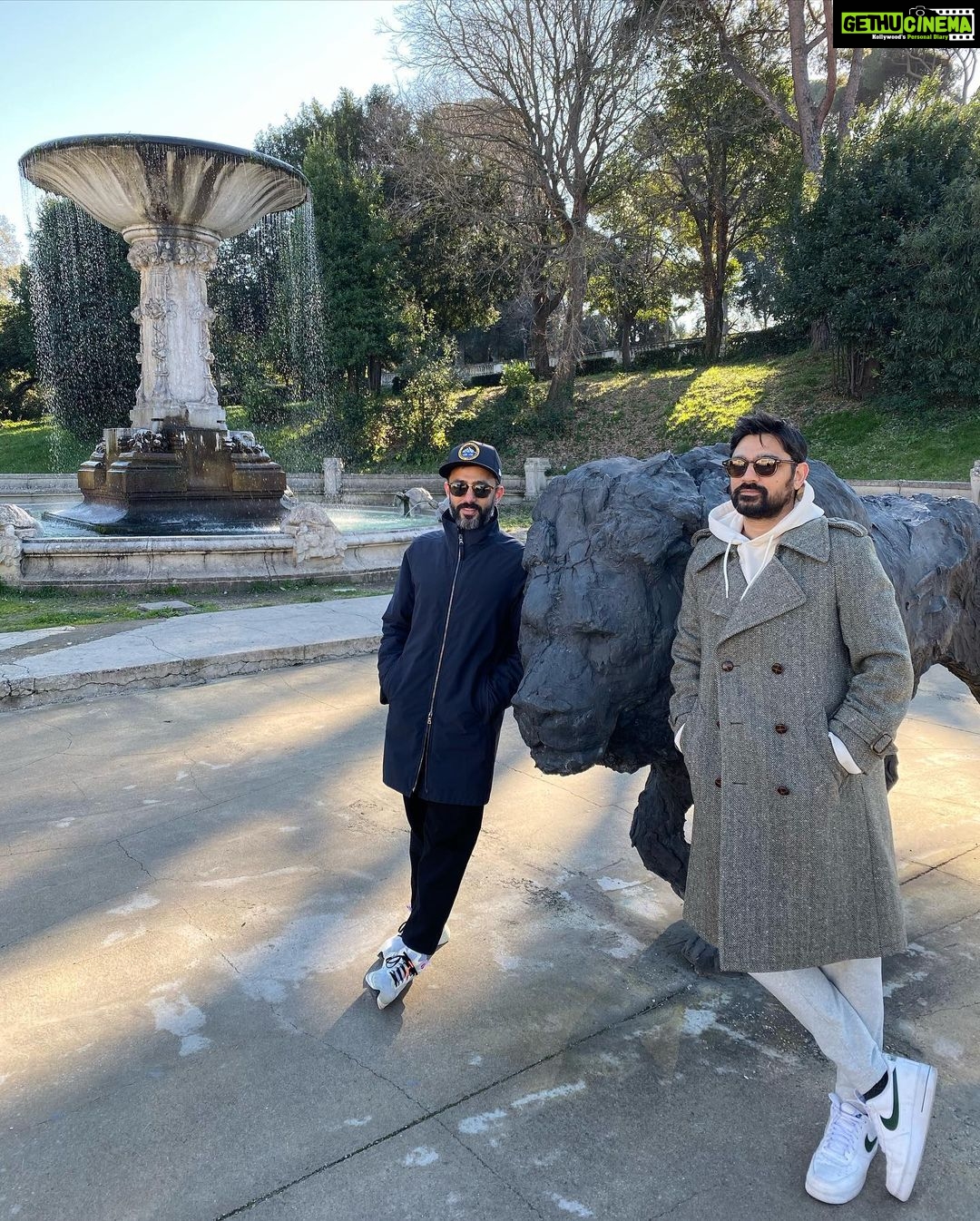 Sonam Kapoor Instagram - Happy Birthday Karan! Thank you for being the best brother in law, friend and support system… Also 40 looks great on you.. let’s make 🎥 together soon! @karanboolani