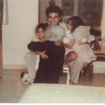 Sonam Kapoor Instagram - Happy happy birthday chachu! We love you! To the funnest coolest uncle, we hope we always party with you! Jiyo hazaro saal! Happy 60! @sanjaykapoor2500 Anil Kapoors House, Juhu, Mumbai