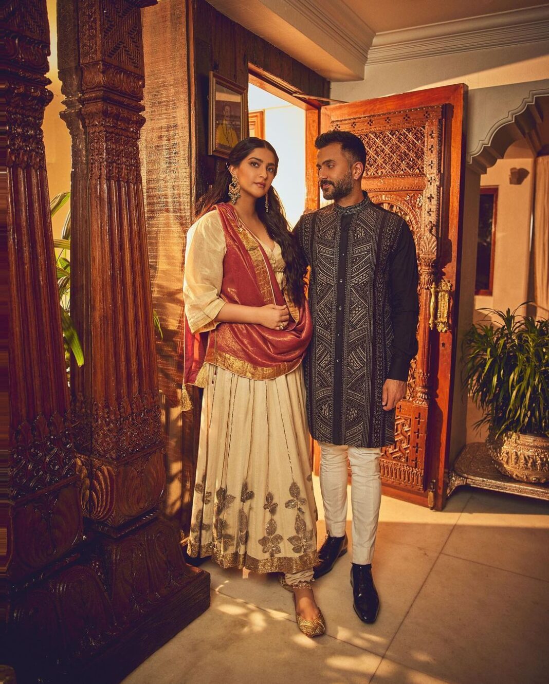 Sonam Kapoor Instagram - For chotti 🪔 📷: @sheldon.santos