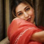 Sonarika Bhadoria Instagram - Mastering the art of awkward posing🦩 📸 @ashish_j_nakashe Outfit @bunaai Mua @shelarpravin99 @kshelar13 Hair @gazal.rayan.524