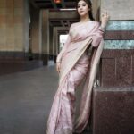 Sonarika Bhadoria Instagram – 🌸

📸 @ashish_j_nakashe 
Mua @shelarpravin99 @kshelar13 
Hair @gazal.rayan.524
Jewellery @shayagrams