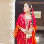 Sonia Mann Instagram - Sometimes change is good ❤️ @brocade.studio @tressloungeofficial