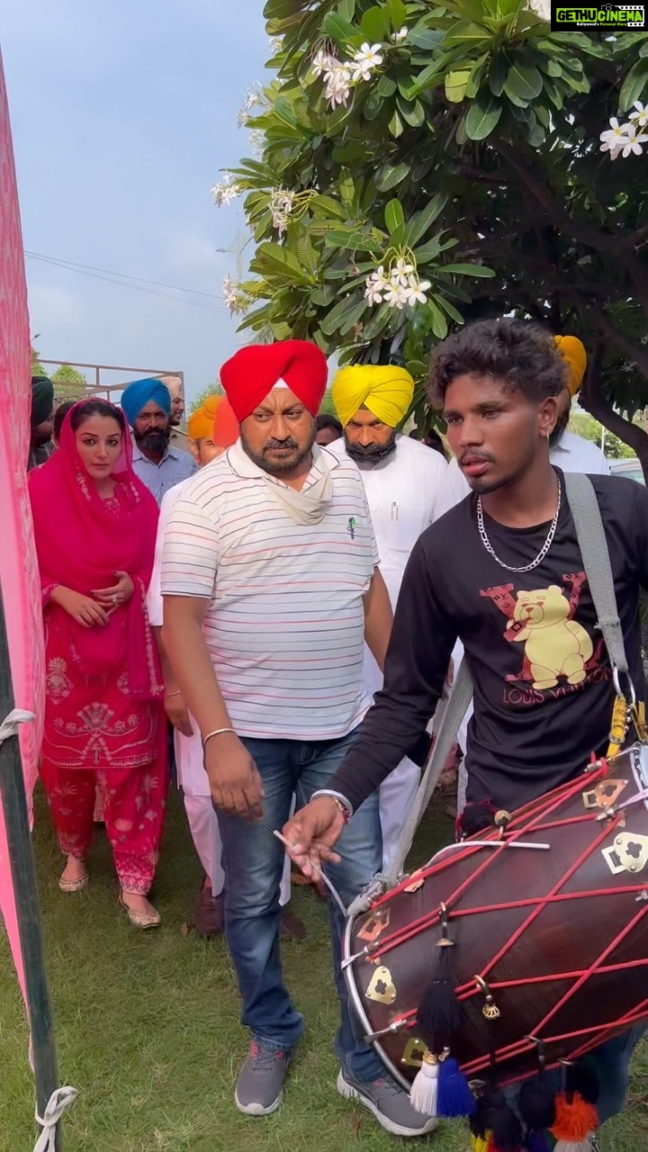 Sonia Mann Instagram - Today Teej Function 🤗 Punjabi culture ❤️ Thanks Jagdev Singh Maloya ji for invitation 🙏 It was a Pleasure meeting with MLA Dr Charanjit Singh Channi and His wife Harjit Kaur 😊 New Chandigarh