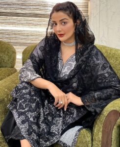Sonia Mann Instagram - How is my New look ❤️