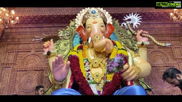 Sonu Sood Instagram - Ganpati Bappa Morya 🙏 #lalbaughcharaja