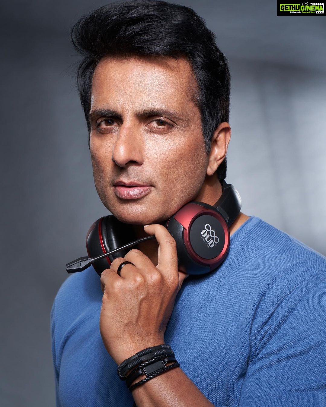 Sonu Sood Instagram - ๐๐๐...."๐๐จ๐ฎ๐ ๐๐ง๐ ๐๐ฅ๐๐๐ซ"* '''๐๐ญ ๐๐๐ค๐๐ฌ ๐๐จ๐ฎ ๐๐จ๐จ๐ค ๐๐จ๐จ๐''' ๐๐ก๐ ๐๐๐ฌ๐ญ ๐๐จ๐๐ข๐ฅ๐ ๐๐ง๐ ๐๐ฎ๐ฌ๐ข๐ ๐๐๐๐๐ฌ๐ฌ๐จ๐ซ๐ข๐๐ฌ ๐ถ๐ต๐ผ @oud___india @oud___india