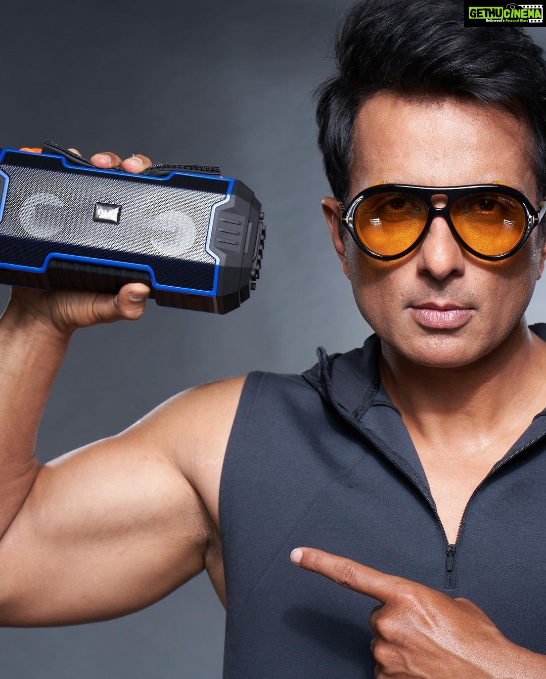 Sonu Sood Instagram - ๐๐๐...."๐๐จ๐ฎ๐ ๐๐ง๐ ๐๐ฅ๐๐๐ซ"* '''๐๐ญ ๐๐๐ค๐๐ฌ ๐๐จ๐ฎ ๐๐จ๐จ๐ค ๐๐จ๐จ๐''' ๐๐ก๐ ๐๐๐ฌ๐ญ ๐๐จ๐๐ข๐ฅ๐ ๐๐ง๐ ๐๐ฎ๐ฌ๐ข๐ ๐๐๐๐๐ฌ๐ฌ๐จ๐ซ๐ข๐๐ฌ ๐ถ๐ต๐ผ @oud___india @oud___india