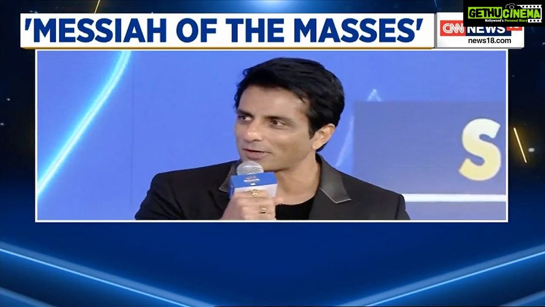 Sonu Sood Instagram - Thank you @cnnnews18 for honouring me with “Indian Of The Year” Award🏆. I dedicate this award to every citizen of this country who’s working hard to help a common man. Humbled ❤️🙏 @gadkari.nitin sir