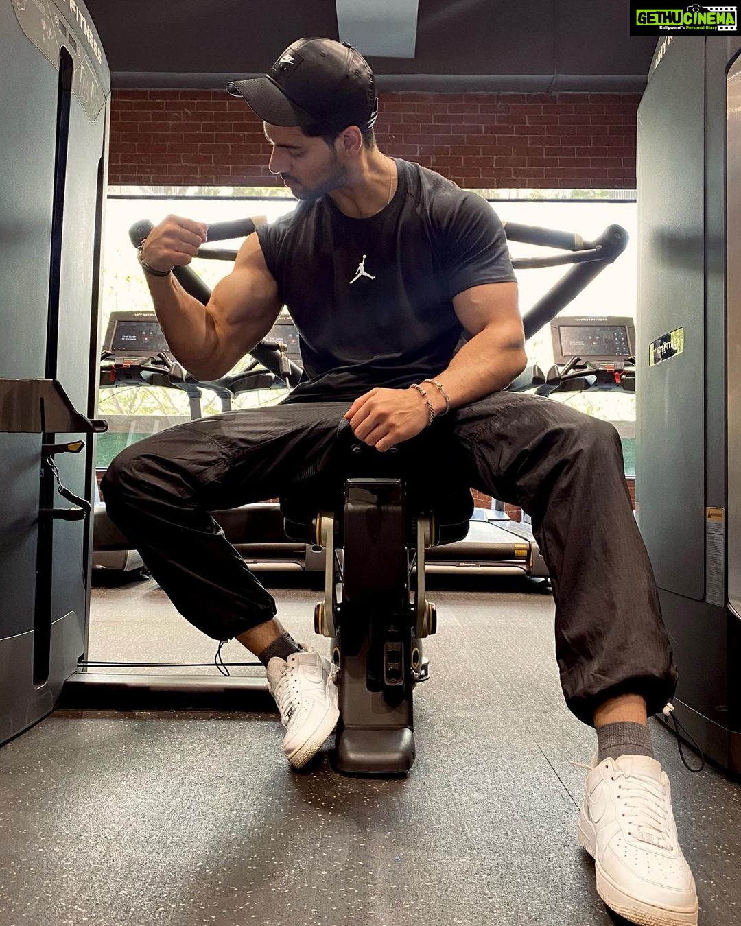 Sooraj Pancholi Instagram - #sugarush 🍫💯