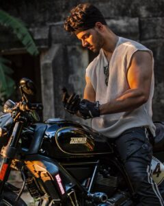 Sooraj Pancholi Instagram - Iron hands - velvet gloves