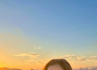 Sophie Choudry Instagram - There is beauty within & all around us.. Was a dream to see the Acropolis… #Athens #sundayvibes 💕 #acropolis #parthenon #greece #aegeansea #sunset #nature #cruisin #turkey #kuşadası #traveldiaries #sophiechoudry #travelreels #reelitfeelit #kesariya #weekendvibes @easemytrip Athens, Greece