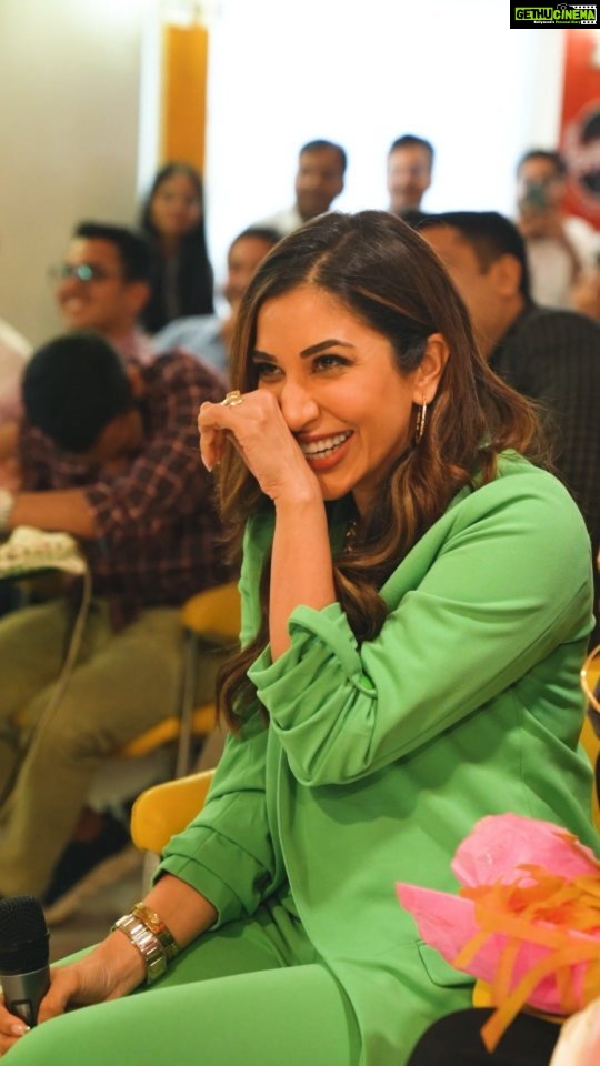 Sophie Choudry Instagram - Check out all the action from the amazing Sophie Choudry's visit to the Fever FM Studios in Delhi! š„š„š„ . . . . . . #sophiechoudry #gorihai #trendingreels #trending #studio #instudio #delhi #studiovisit