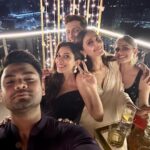 Sophie Choudry Instagram - Tku my darl Kriti for a night full of love & light💕✨🪔 @kritisanon #diwalinights #diwali2022 #loveandlight #kritisanon #hostesswiththemostess #sophiechoudry #friendslikefamily #makingmemories