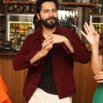 Sophie Choudry Instagram - Bloopers, Bumps and a Hook step😂🙈 #gorihai #gorihaisuccessbash #thatkindanight #trending #trendingsongs #trendingreels #varundhawan #sophiechoudry #reelitfeelit #friendslikefamily #OGvjs #anushadandekar Binge