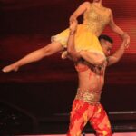 Sophie Choudry Instagram – Setting the trend back then🤩 #nationaldanceday #jhalakdikhlajaa #soty #trending #trendingsongs #OGs #sophiechoudry #dance #behindthescenes #bts #jdj7 #throwback