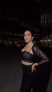 Sophie Choudry Instagram - I’m too classy for this world, Forever I’m that girl 👑 Love you @farazmanan for this beyond stunning outfit🖤 Jewels @karishma.joolry HMU @harryrajput64 📹 @boomstastudio #sophiechoudry #farazmanan #styleinspo #giglife #glam #shimmerandshine #dubai #trending #explore