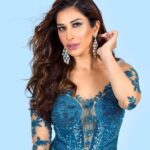 Sophie Choudry Instagram - Divas aren’t made..They are born👑💥 Celebrating 10million views on Gori Hai & the most incredible week! #giglife #gorihai Gown @bhawnarao_couture @thewisedesign Jewels @beenarahejafinejewellery HMU @harryrajput64 📸 @lakshaysachdevaphotography #giglife #sophiechoudry #gorihai #trending #styleinspo #glam #diva #OGpopdiva #borntoshine #gratitude