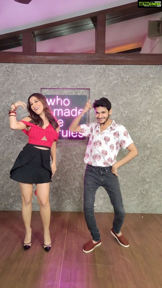 Sophie Choudry Instagram - Sophie X Nayan #GoriHai . @sophiechoudry . . #gorihaikalaiyan #sophie #sophiechoudry #dancer #dancereels #bollywood #bollywoodsongs #classic #classicbollywood #reelsinstagram #reels #reel #reelsvideo #reelitfeelit