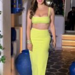 Sophie Choudry Instagram – When the lyrics & outfit fit just right😋🤩 #calmdown #trendingsongs #ootn #styleinspo #sophiechoudry #trending #weekendvibes 
HMU @loicindia @tush_91 
Jewels @beenarahejafinejewellery