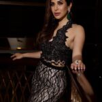 Sophie Choudry Instagram - Dangerous curves ahead 🔥 Wearing the amazing @farazmanan Jewels @karishma.joolry HMU @harryrajput64 📸 @boomstastudio #giglife #dubai #gorihai #sophiechoudry #farazmanan #ootn #styleinspo #weekendvibes Conrad Dubai
